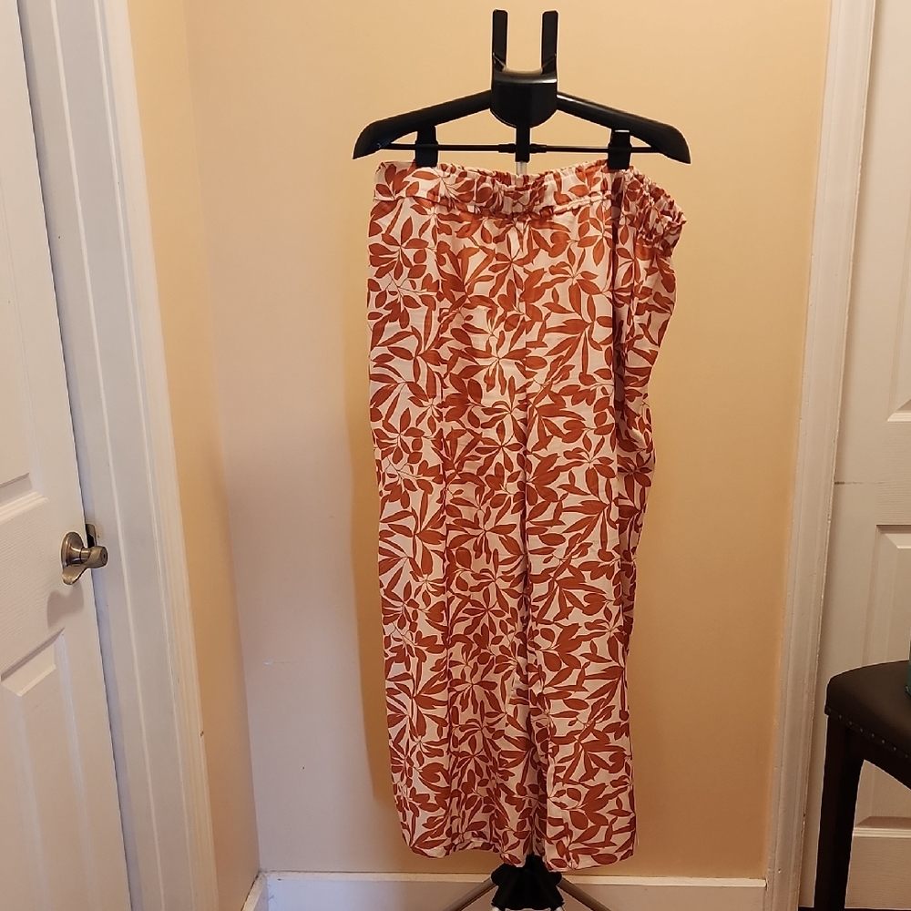 Leaf Patterned Pants in Orange and White